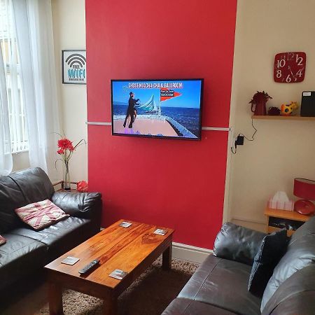12 Person 6 Bedroom Self Catering House Liverpool Esterno foto