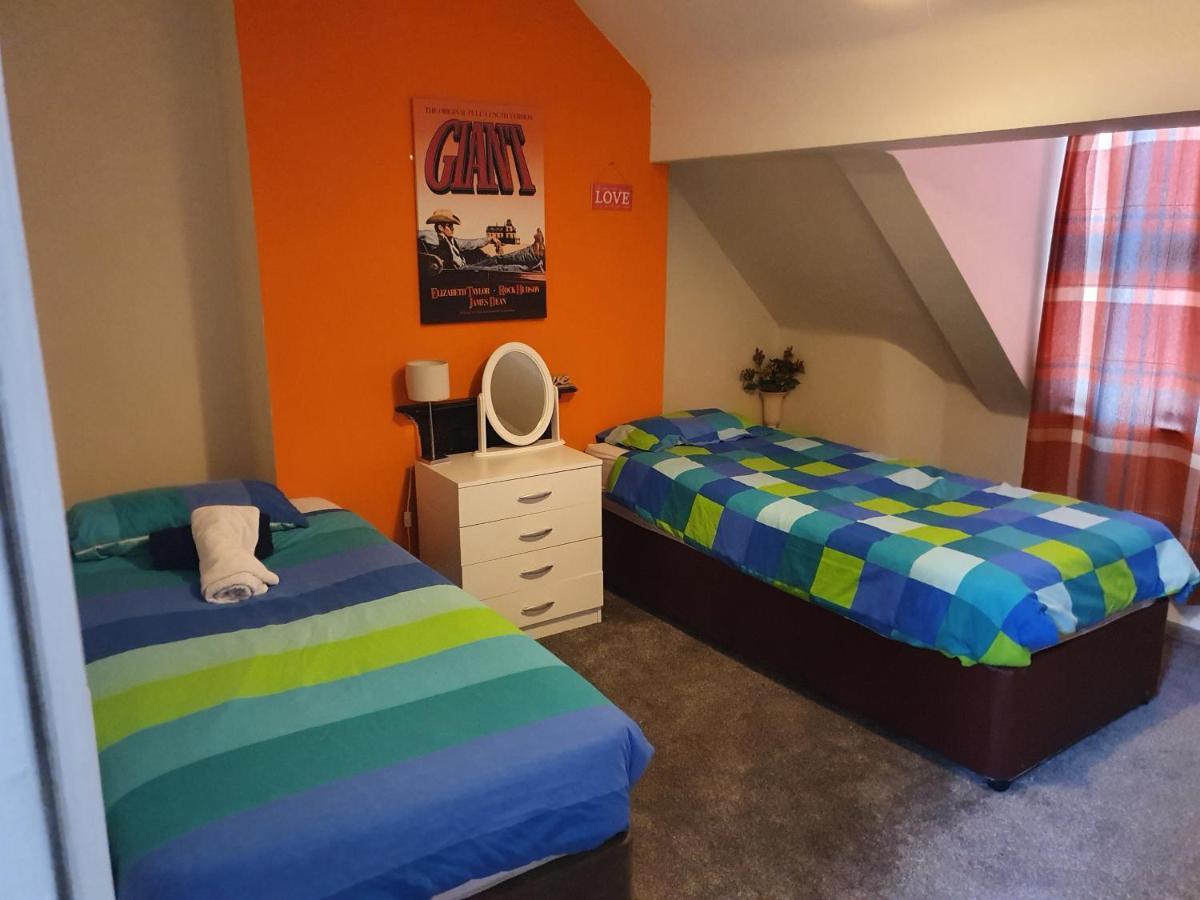 12 Person 6 Bedroom Self Catering House Liverpool Esterno foto