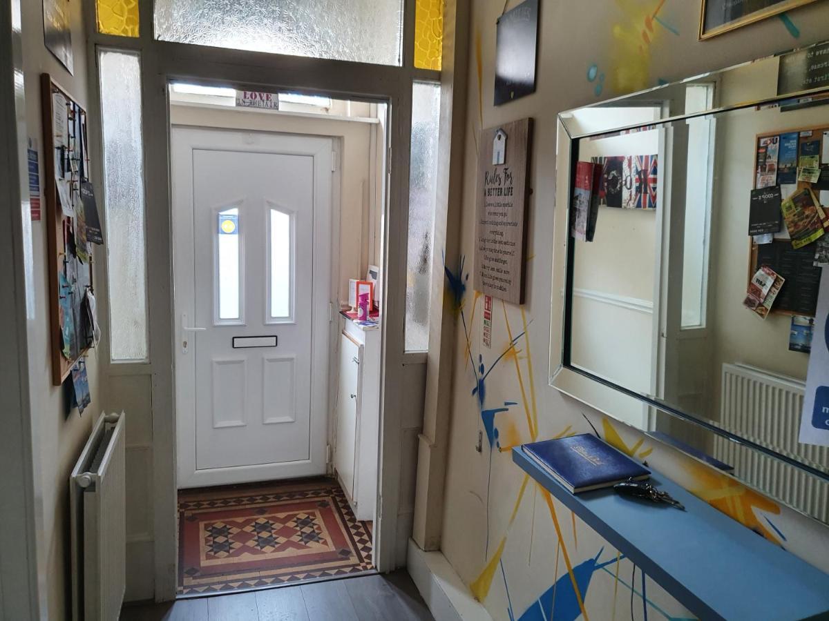 12 Person 6 Bedroom Self Catering House Liverpool Esterno foto