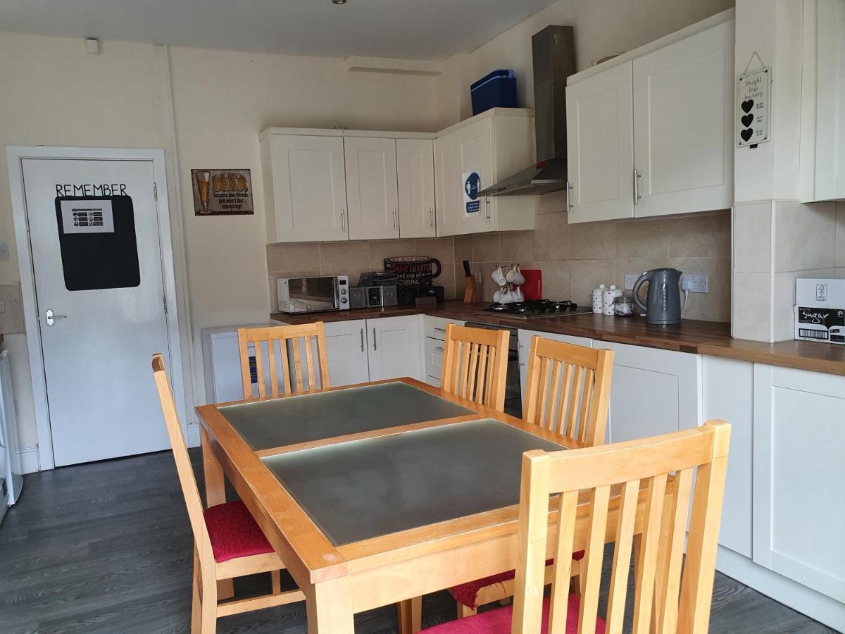 12 Person 6 Bedroom Self Catering House Liverpool Esterno foto