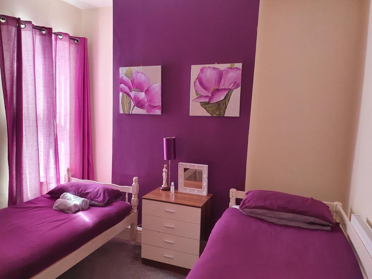 12 Person 6 Bedroom Self Catering House Liverpool Esterno foto