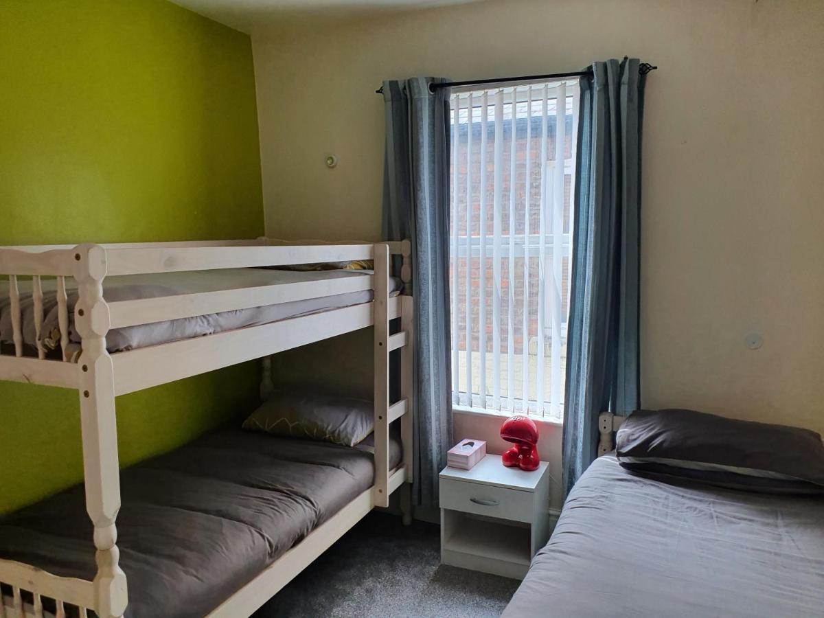 12 Person 6 Bedroom Self Catering House Liverpool Esterno foto