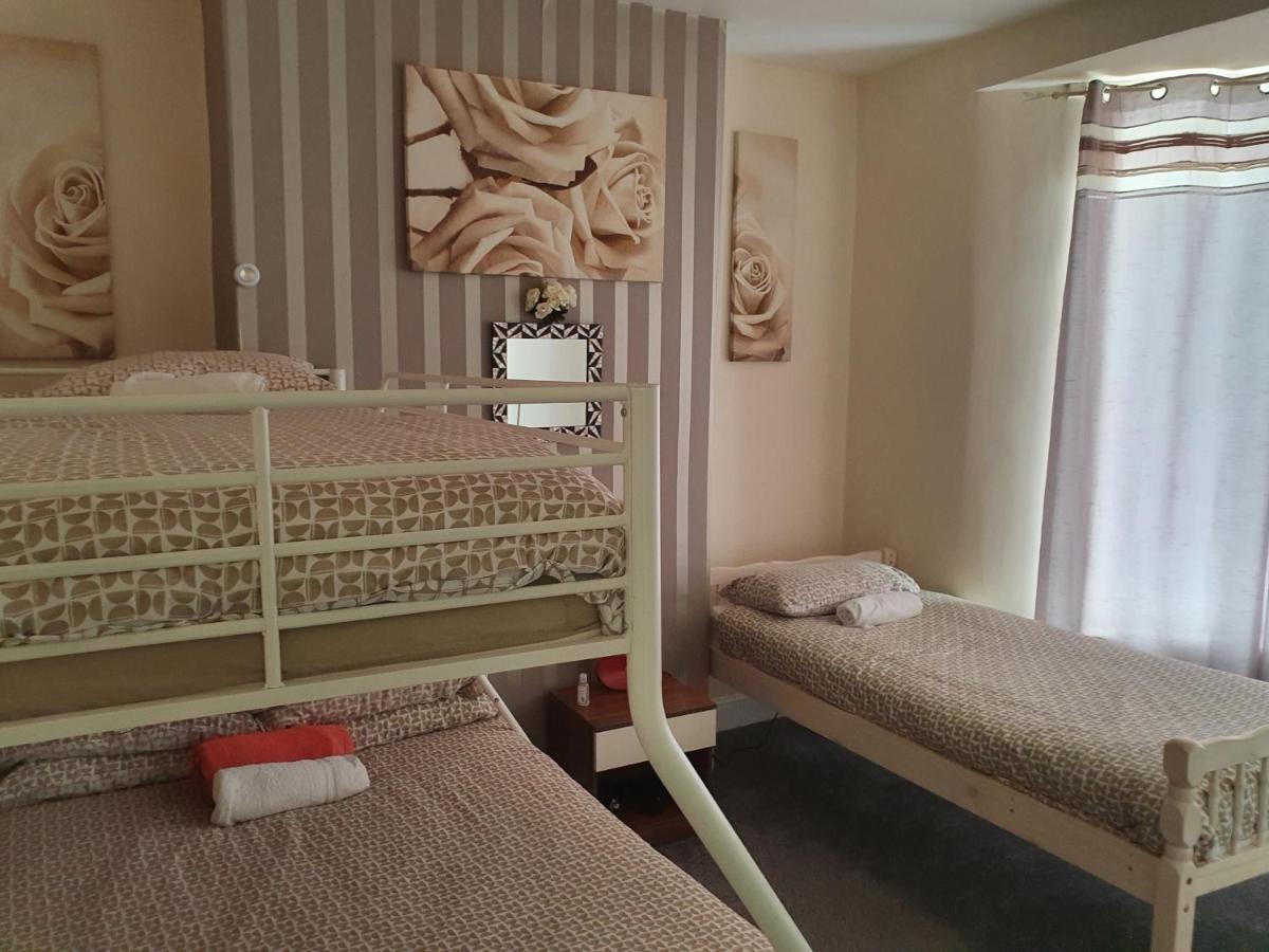 12 Person 6 Bedroom Self Catering House Liverpool Esterno foto