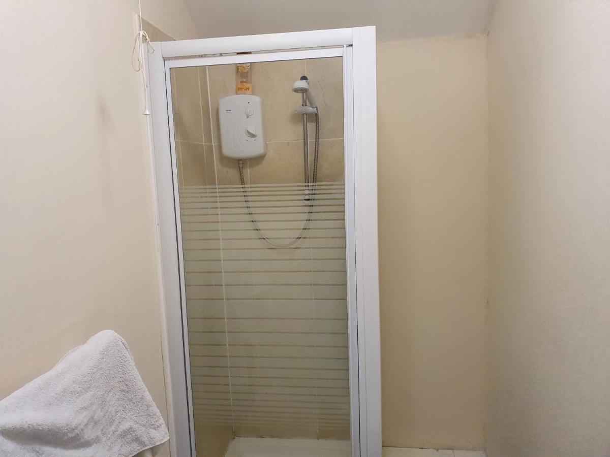 12 Person 6 Bedroom Self Catering House Liverpool Esterno foto